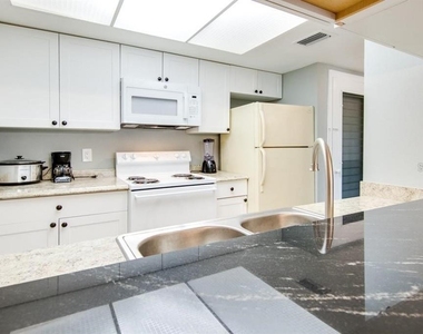 2615 Cove Cay Drive - Photo Thumbnail 4