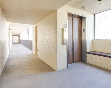 2615 Cove Cay Drive - Photo Thumbnail 15