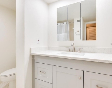 2615 Cove Cay Drive - Photo Thumbnail 9