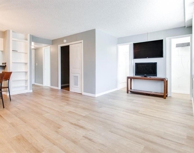 2615 Cove Cay Drive - Photo Thumbnail 7