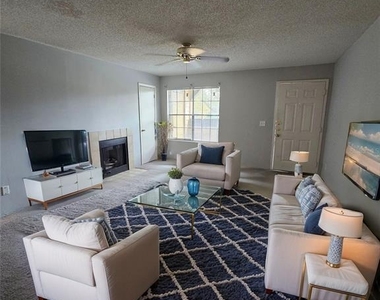 300 Lakepointe Drive - Photo Thumbnail 3
