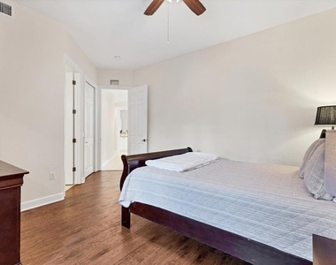 5425 46th Court W - Photo Thumbnail 17