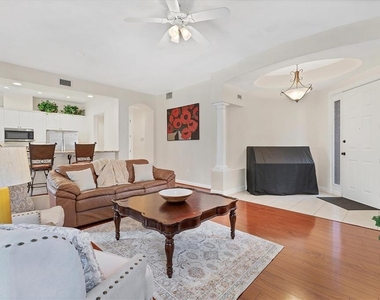 5425 46th Court W - Photo Thumbnail 5