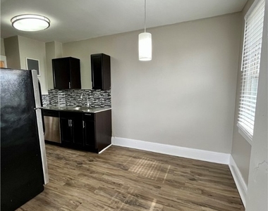 2123 Shady Ave - Photo Thumbnail 2