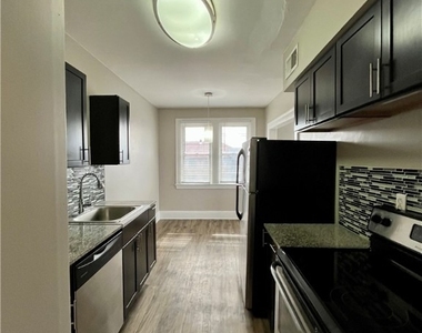 2123 Shady Ave - Photo Thumbnail 1