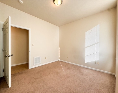 137 N Main St - Photo Thumbnail 7