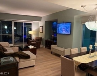 2700 Las Vegas Boulevard - Photo Thumbnail 5