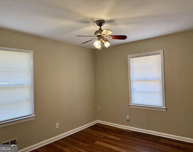 2913 Horse Shoe Drive - Photo Thumbnail 8