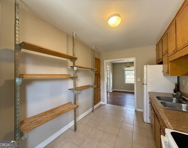 2913 Horse Shoe Drive - Photo Thumbnail 5