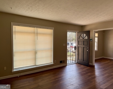 2913 Horse Shoe Drive - Photo Thumbnail 9