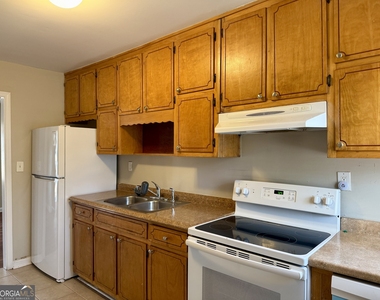 2913 Horse Shoe Drive - Photo Thumbnail 4
