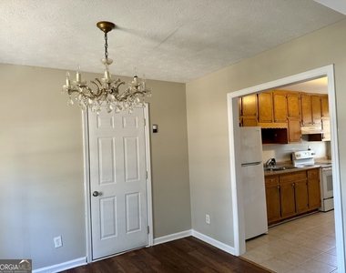2913 Horse Shoe Drive - Photo Thumbnail 7