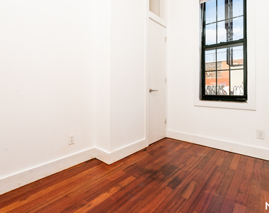 276 Boerum Street - Photo Thumbnail 6