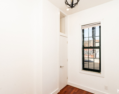 276 Boerum Street - Photo Thumbnail 9