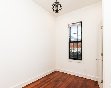 276 Boerum Street - Photo Thumbnail 15
