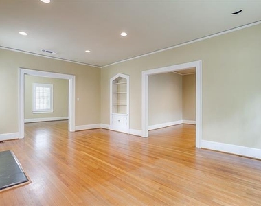 2606 Cockrell Avenue - Photo Thumbnail 4