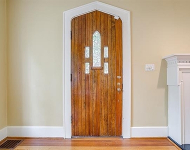 2606 Cockrell Avenue - Photo Thumbnail 2