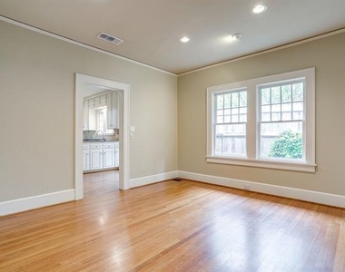 2606 Cockrell Avenue - Photo Thumbnail 7