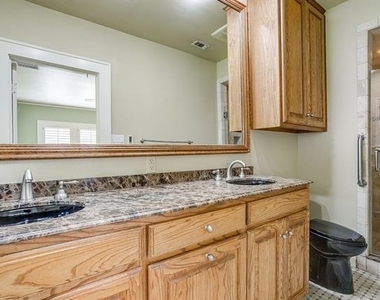 2606 Cockrell Avenue - Photo Thumbnail 14