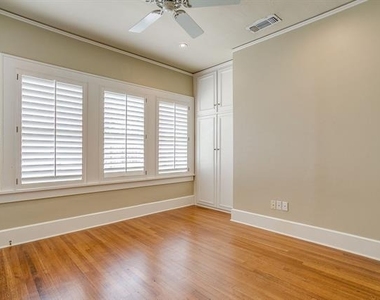 2606 Cockrell Avenue - Photo Thumbnail 13
