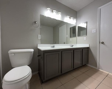 3952 Golden Horn Lane - Photo Thumbnail 10