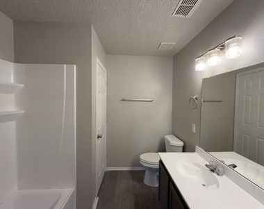 3952 Golden Horn Lane - Photo Thumbnail 16