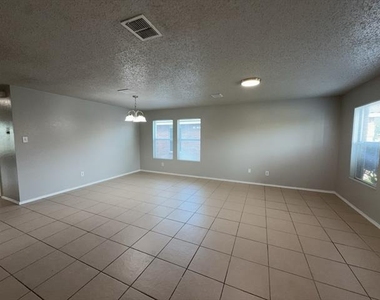 3952 Golden Horn Lane - Photo Thumbnail 2