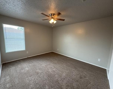 3952 Golden Horn Lane - Photo Thumbnail 12