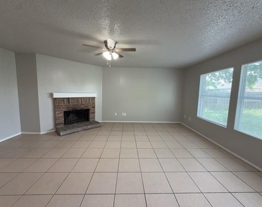 3952 Golden Horn Lane - Photo Thumbnail 4