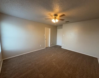 3952 Golden Horn Lane - Photo Thumbnail 18