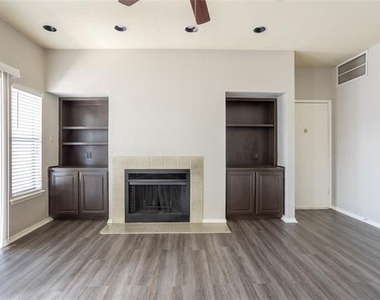 400 E Pearl - Photo Thumbnail 4