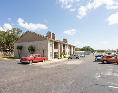 400 E Pearl - Photo Thumbnail 1