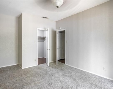 400 E Pearl - Photo Thumbnail 16