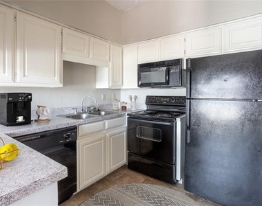 400 E Pearl - Photo Thumbnail 8
