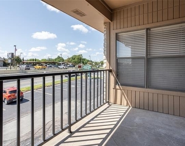 400 E Pearl - Photo Thumbnail 14