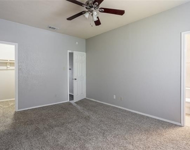 400 E Pearl - Photo Thumbnail 24