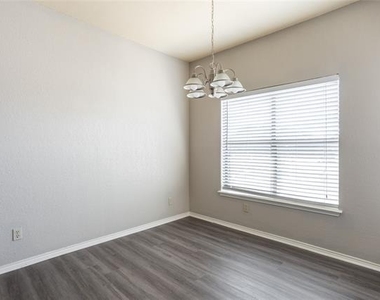 400 E Pearl - Photo Thumbnail 5