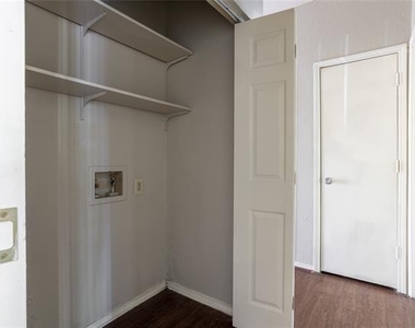 400 E Pearl - Photo Thumbnail 20