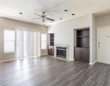 400 E Pearl - Photo Thumbnail 23