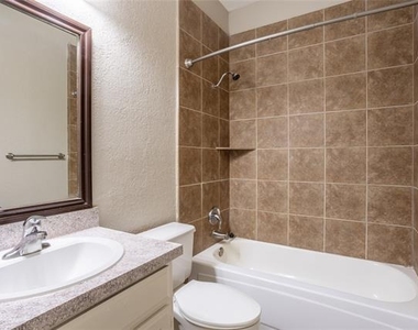 400 E Pearl - Photo Thumbnail 19