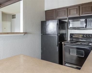 400 E Pearl - Photo Thumbnail 25