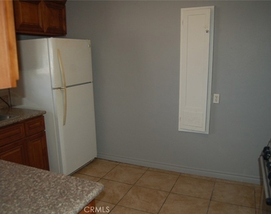 422 W Palm Street - Photo Thumbnail 12