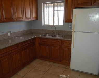422 W Palm Street - Photo Thumbnail 13