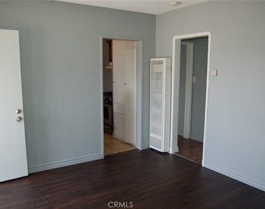 422 W Palm Street - Photo Thumbnail 4