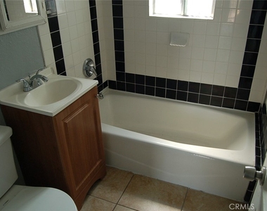 422 W Palm Street - Photo Thumbnail 8