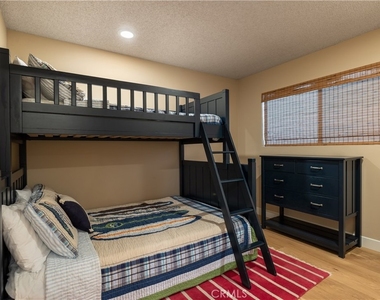 1303 E Balboa Boulevard - Photo Thumbnail 22