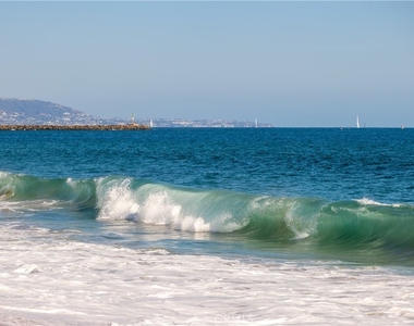 1303 E Balboa Boulevard - Photo Thumbnail 24