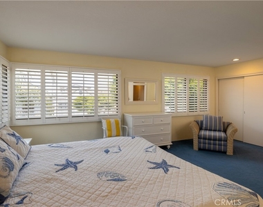 1303 E Balboa Boulevard - Photo Thumbnail 14