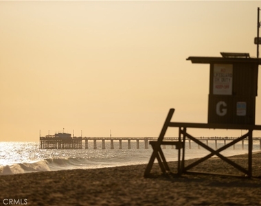 1303 E Balboa Boulevard - Photo Thumbnail 12