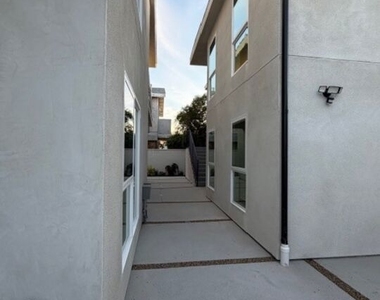 5191 5191 Lindley Avenue - Photo Thumbnail 43